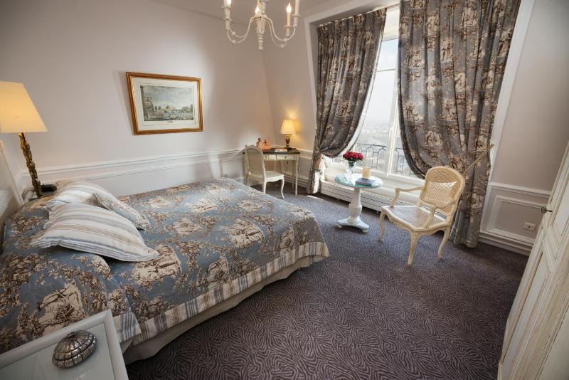 Privilege Double Room image 4