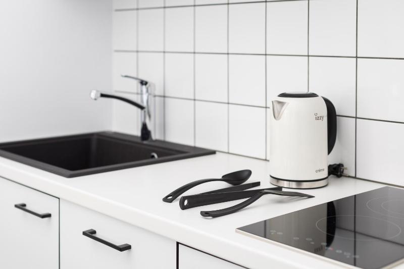 Classic Studio with Balcony and Street View image 3