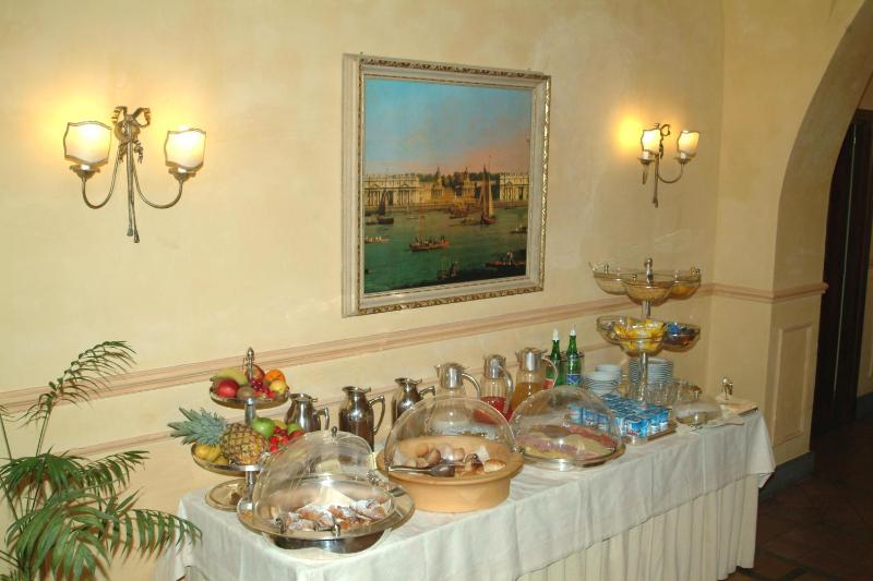 Hotel La Ville - image 21