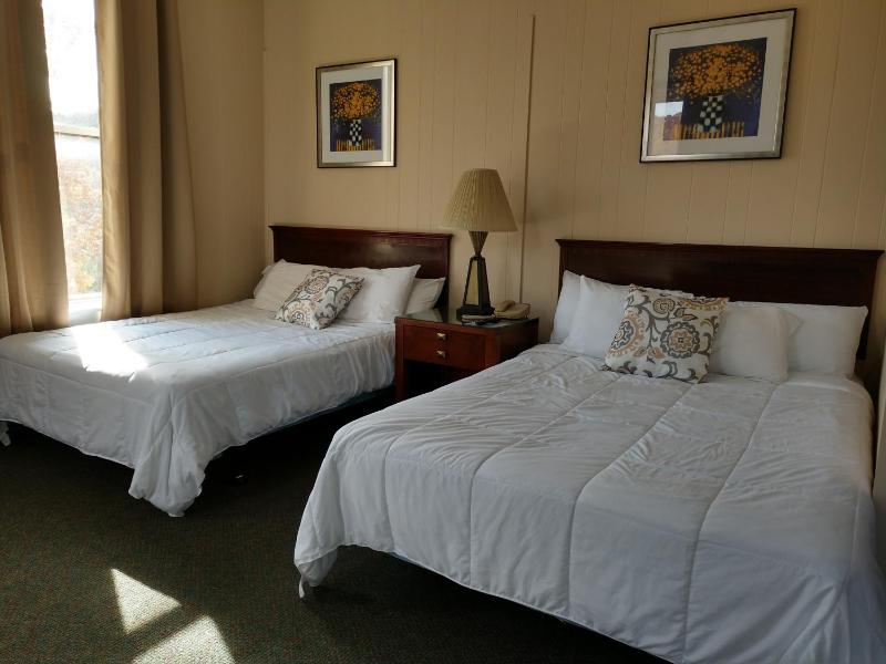 Double Room image 4