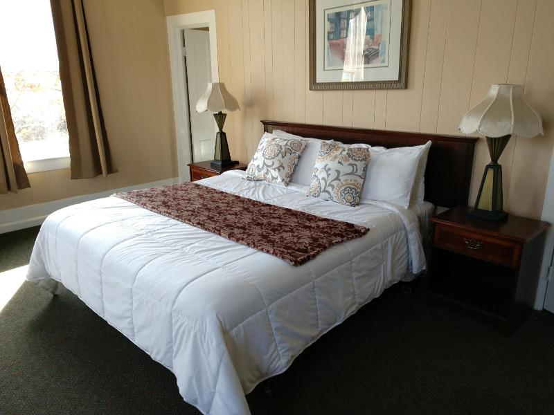 Two-Bedroom Suite image 4
