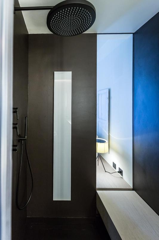 Deluxe Double or Twin Room with Lake View image 3