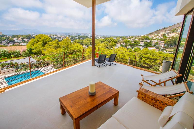 Laja - panoramic hillside holiday house in Moraira - image 15