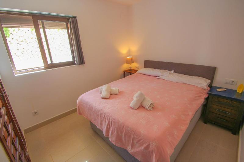 Laja - panoramic hillside holiday house in Moraira - image 7