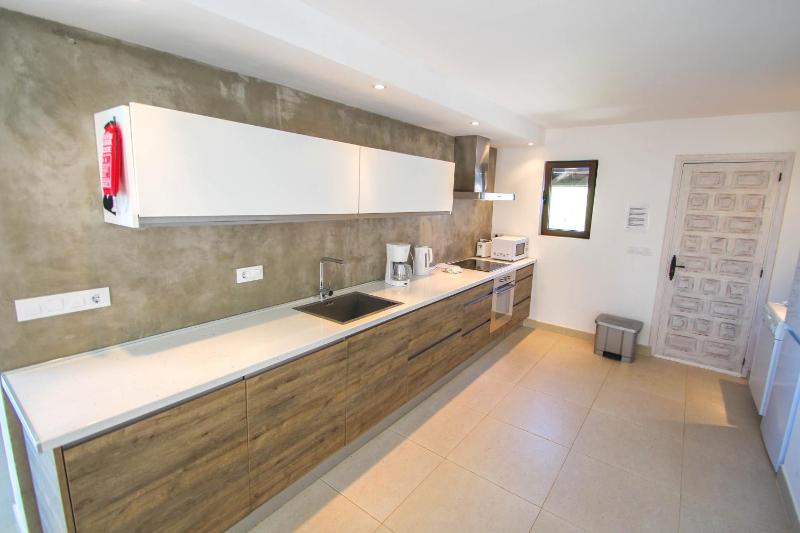 Laja - panoramic hillside holiday house in Moraira - image 8