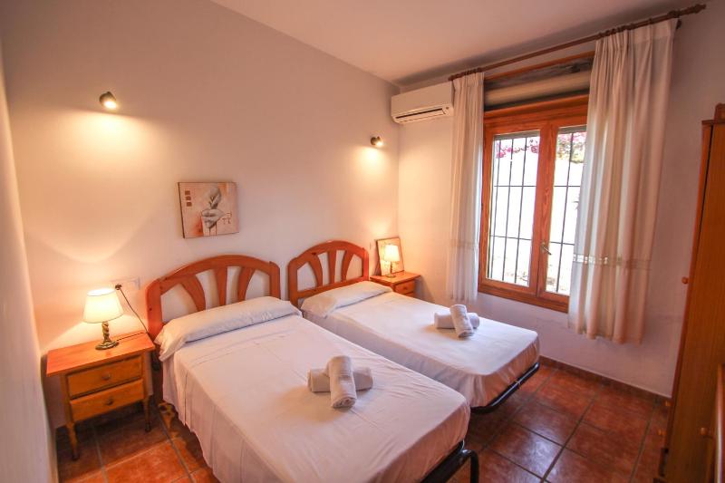 Pedro - two story holiday home villa in El Portet - image 11