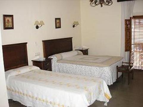 Triple Room image 3