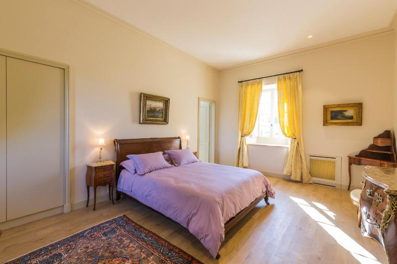 King Room image 1