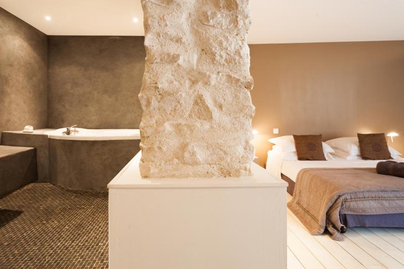 Superior Double Room image 3