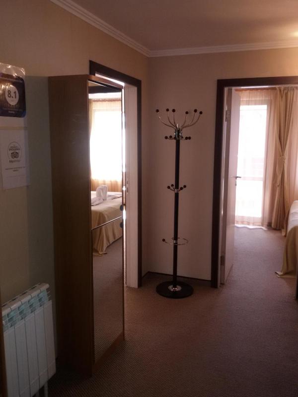 Spacious One-Bedroom Apartment (4 Adults) image 2