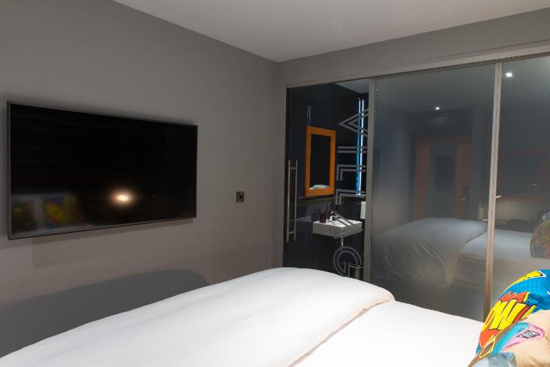 Double Room image 4