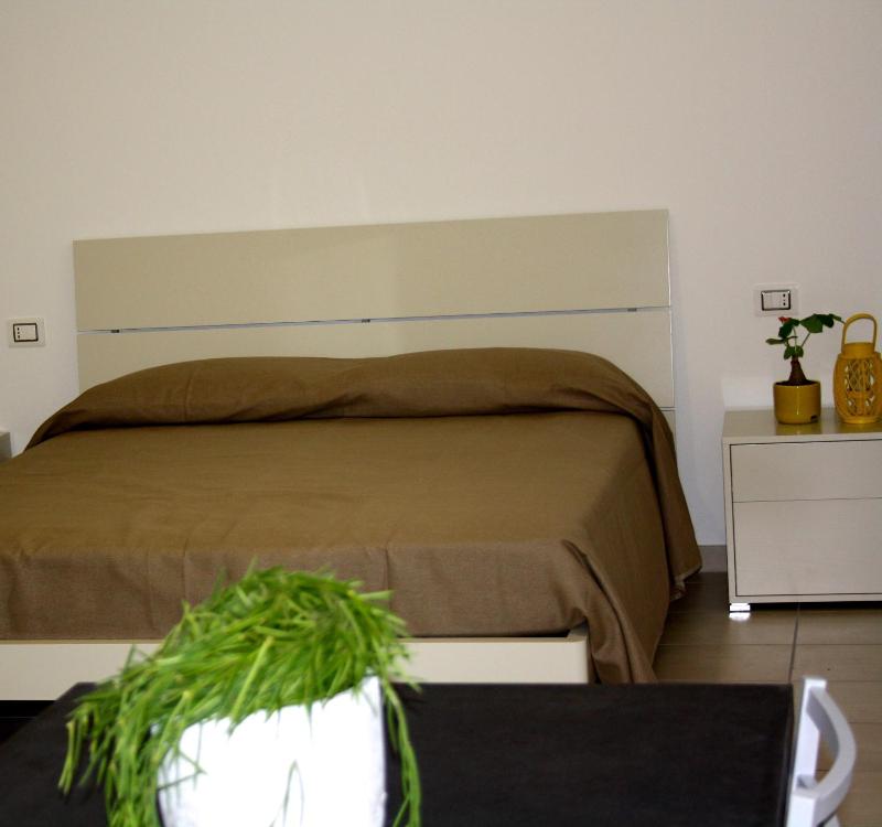 Studio Apartment image 1