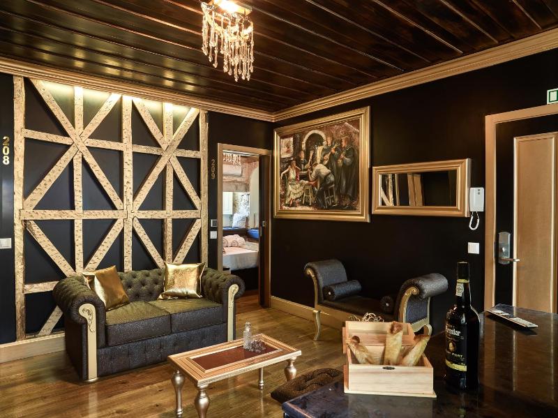 Deluxe Apartment image 1
