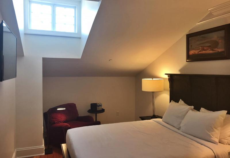 Queen Room image 1