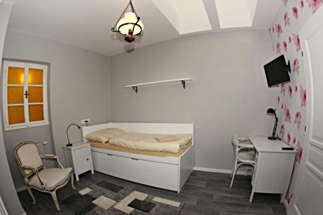 Double Room image 2