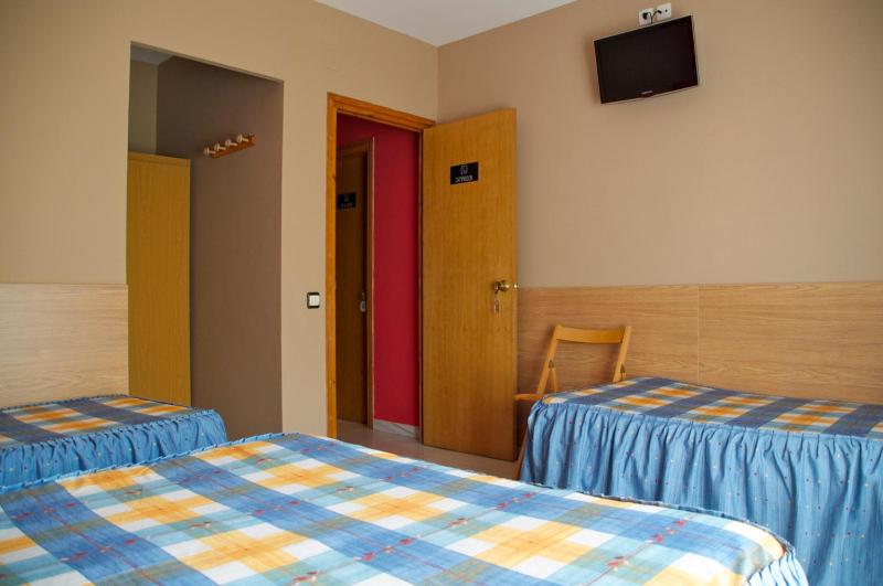 Quadruple Room image 3