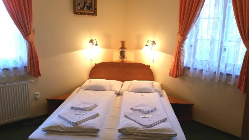 One-Bedroom Apartment image 1