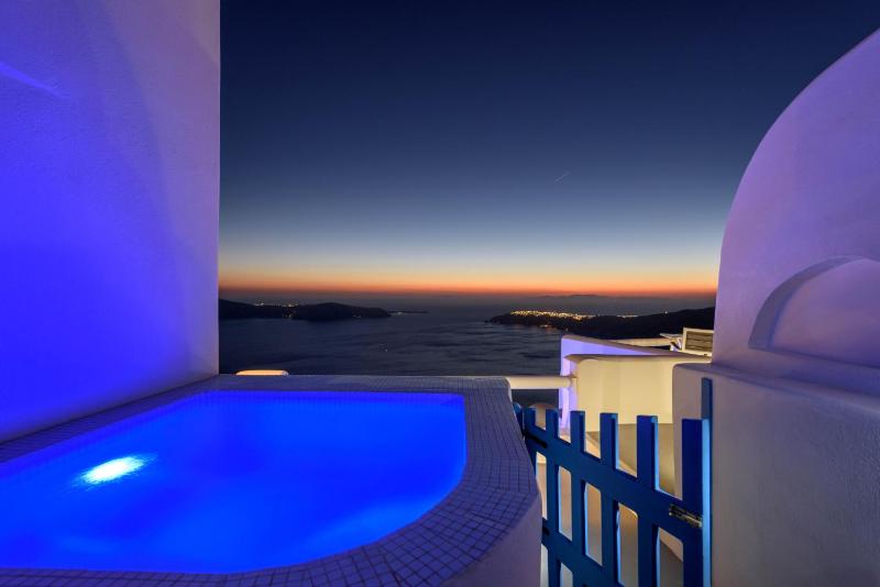 Honeymoon Suite (Caldera Sea & Sunset View) image 1