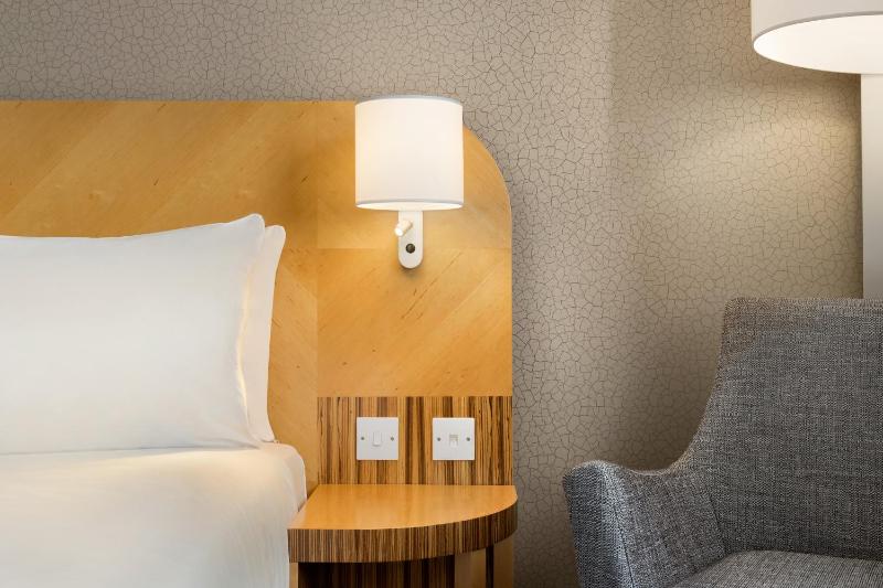 Ramada Hotel and Suites by Wyndham Coventry - image 26