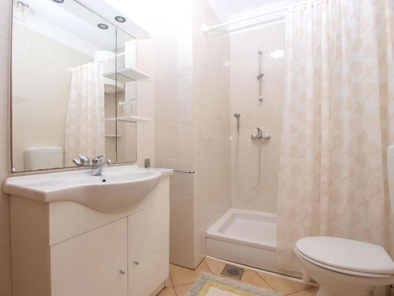 Apartment image 3