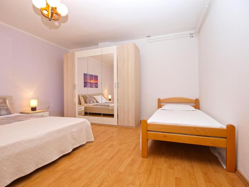 Apartment image 3