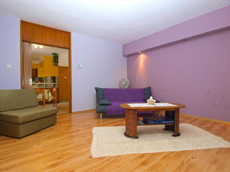 Apartment image 3