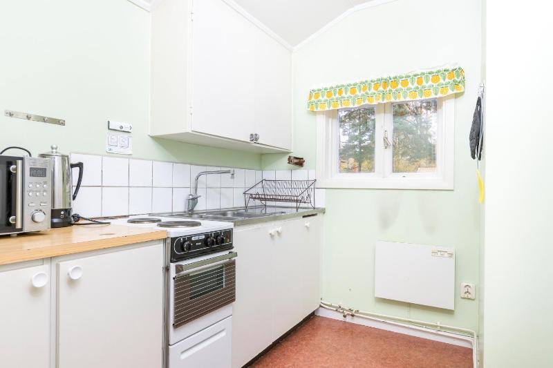 Cottage (6 Adults) image 3