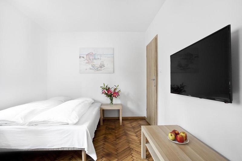 Studio Apartment image 3