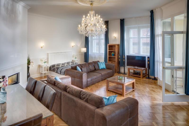 Deluxe Apartment image 3