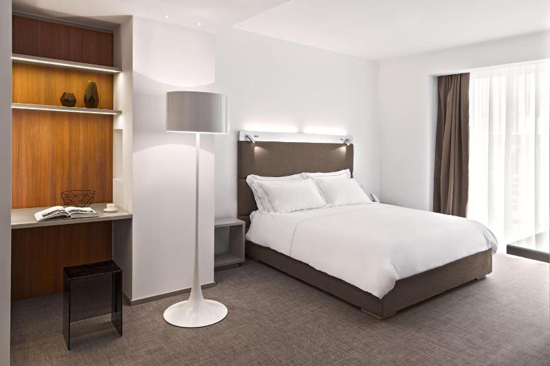 Double Room with Balcony image 1