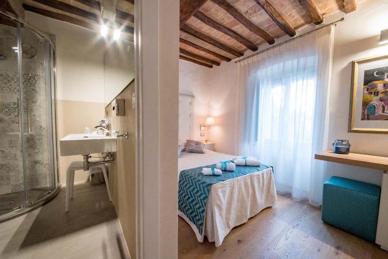 Single Room image 3