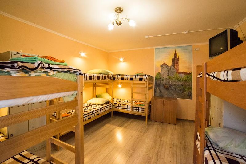 Bed in 6-Bed Dormitory Room image 3