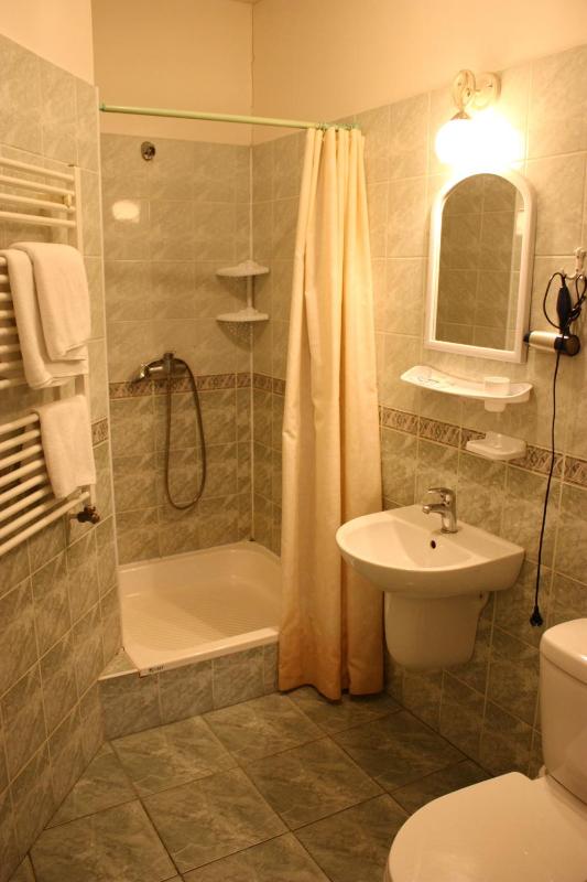 Standard Double Room image 3
