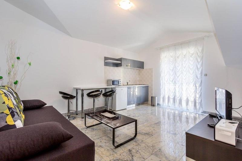Apartment image 2