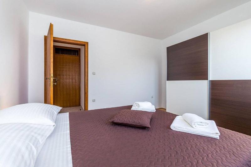 Apartment - Ground Floor image 4