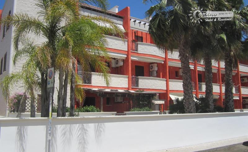 One-Bedroom Apartment image 2