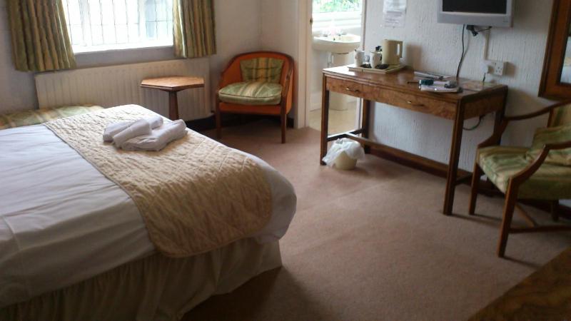 Double Room image 4