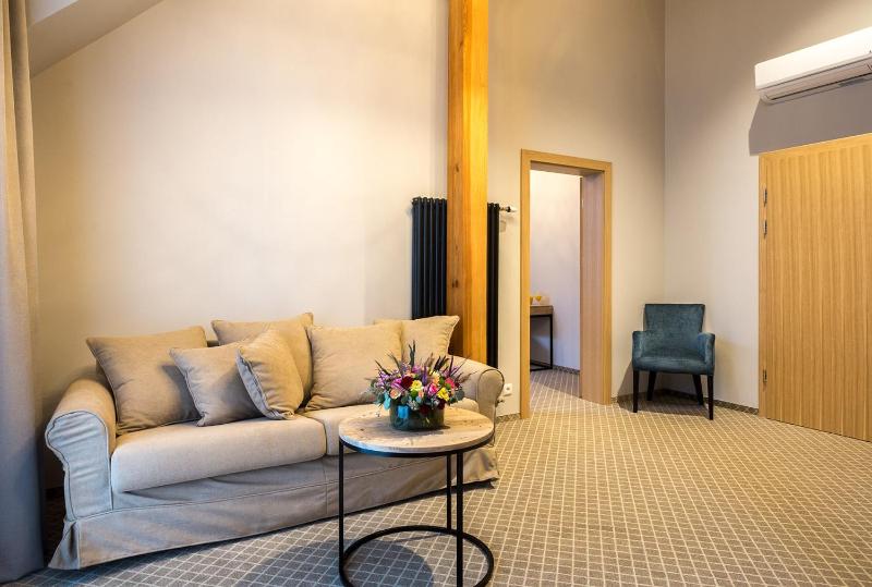 Apartment image 3