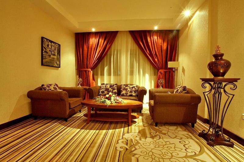 Executive Suite image 2