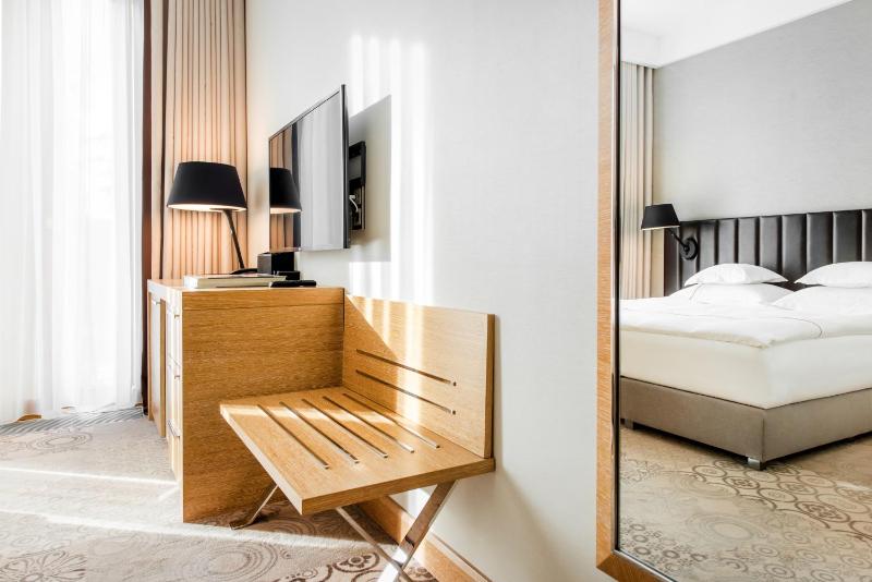 Single Room image 3