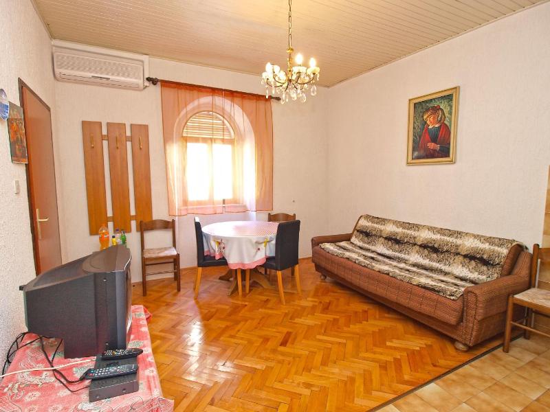 Apartment image 2