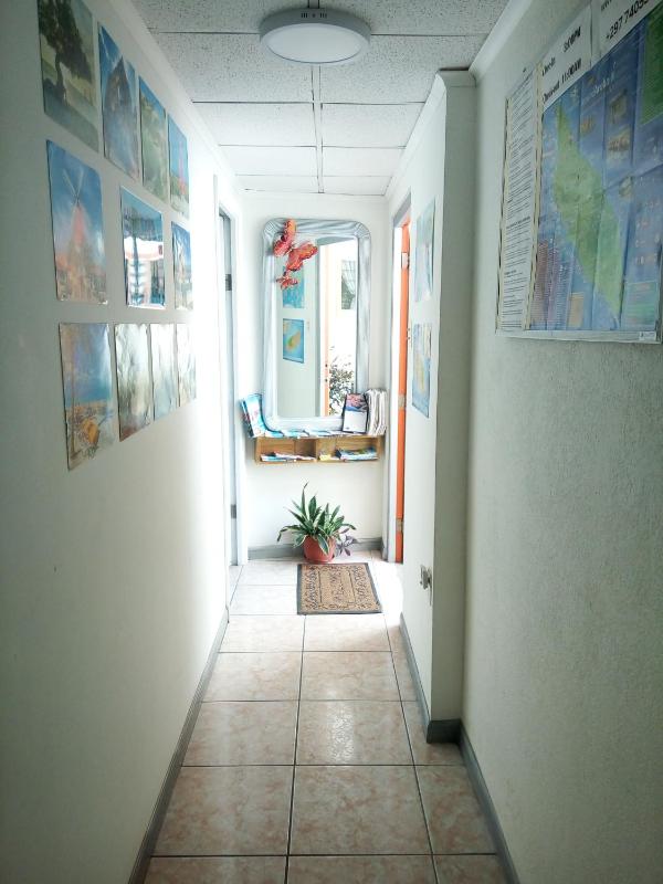 Hostel Room Aruba - image 8