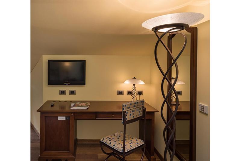 Double or Twin Room with Lake View - Attic image 3