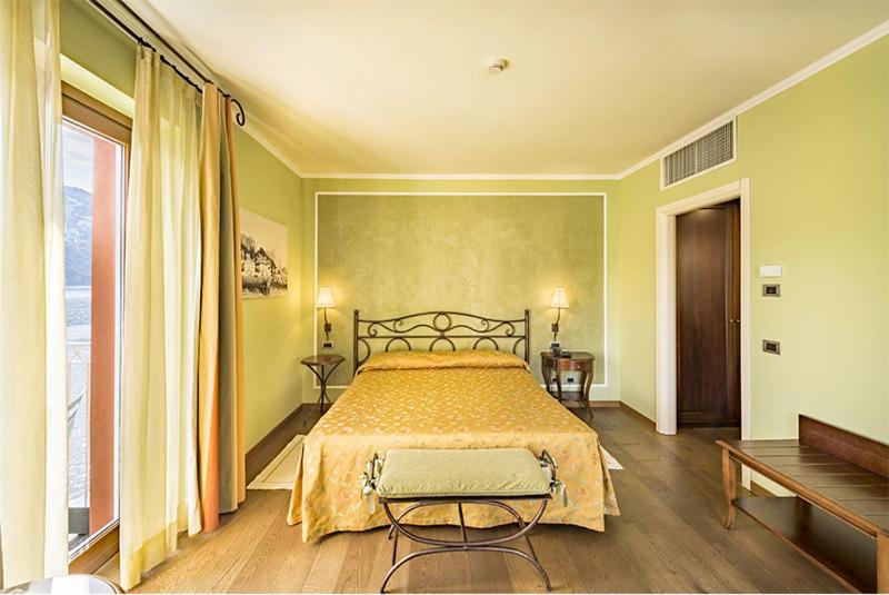 Deluxe Double or Twin Room with Lake View image 3