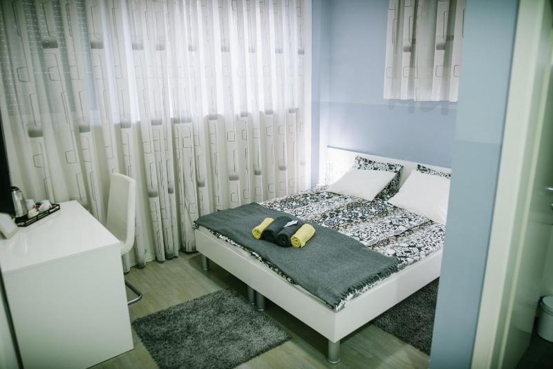 Deluxe Double Room image 4