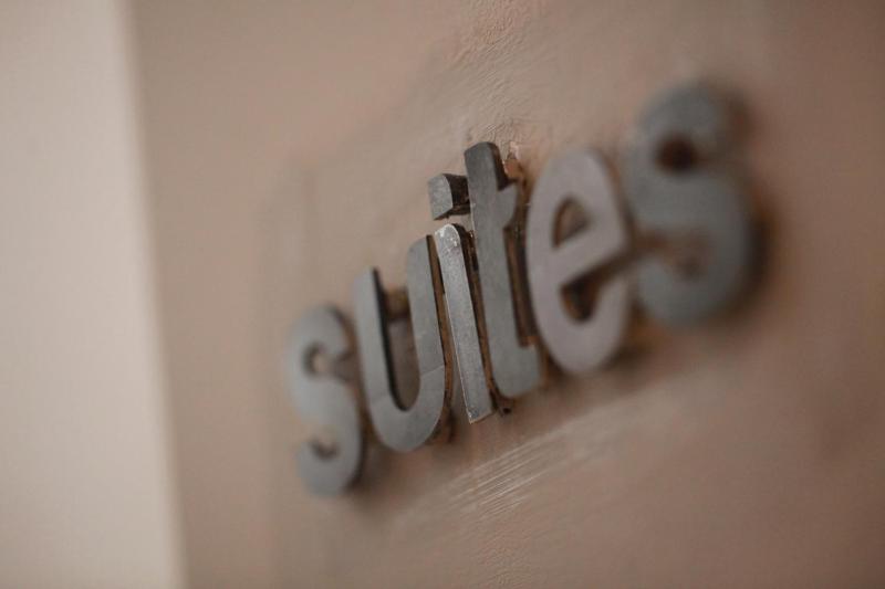 Deluxe Suite image 3