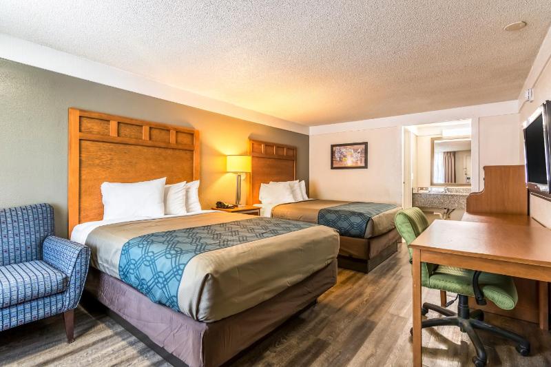 Double Room with Two Double Beds - Non-Smoking image 2