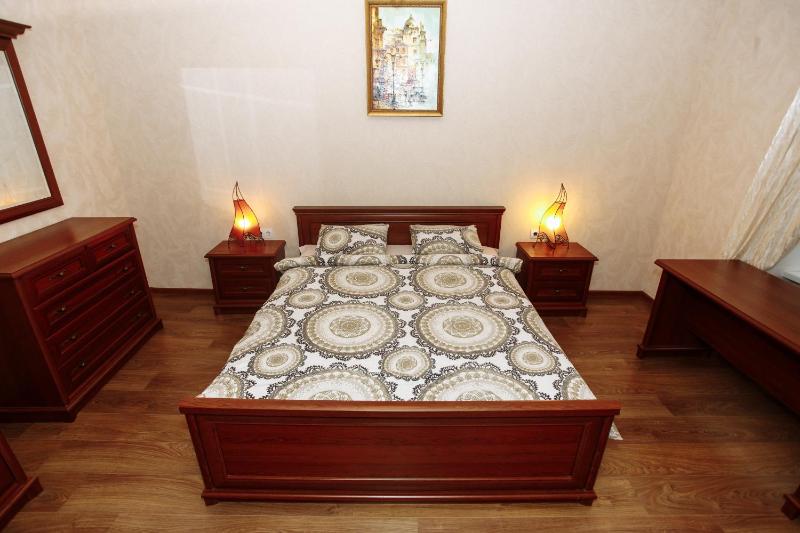 Apartment near Museum - image 10