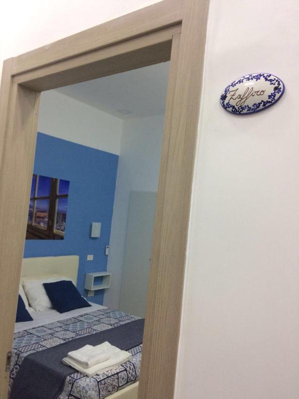 Double Room image 4