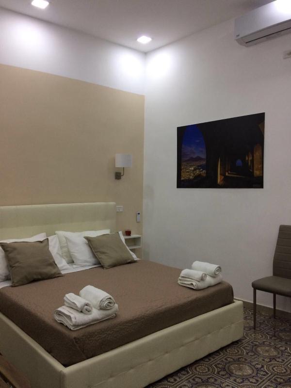 Double Room image 3